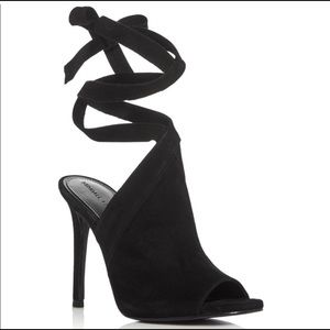 Kendall and Kylie Black Strap Heals Size 8